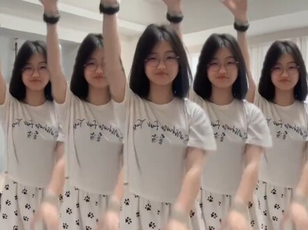 深圳校服 眼镜妹真反差……