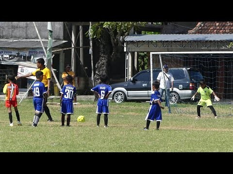 KOMENTATOR SEPAKBOLA HEBOH DAN LUCU