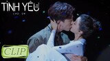 Clip Tập 25 Bác sĩ Châu tỏ tình, ôm hôn bạn gái trên khán đài! | Tình Yêu Anh Dành Cho Em | WeTV