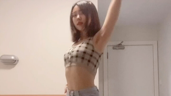 [Gfriend Mago remakes a dance] Rookie entertains himself in the dormitory "Mago Mago, judge me now!"