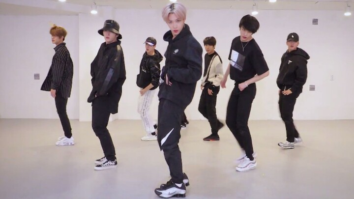 【Stray Kids】Trở lại với MV phiên bản dance tập luyện ca khúc mới "Levanter" đã ra mắt!