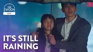 Nam Joo-hyuk and Kim Tae-ri share an umbrella under no rain | Twenty Five Twenty One Ep 11 [ENG SUB]