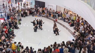 TWICE演唱会视角？千人围观应援的Moonlight Sunrise路演现场！这就是速度质量兼并的全网第一翻跳吗