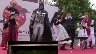 Batman ko thấy nóng chết mẹ vì anh ấy đang uống "matcha" và cảm thấy "matme":)))))