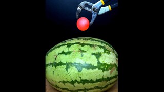 Red-hot iron ball vs watermelon