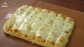Cheese Garlic Bread with Honey Dip by Cheesy Garlic Finger