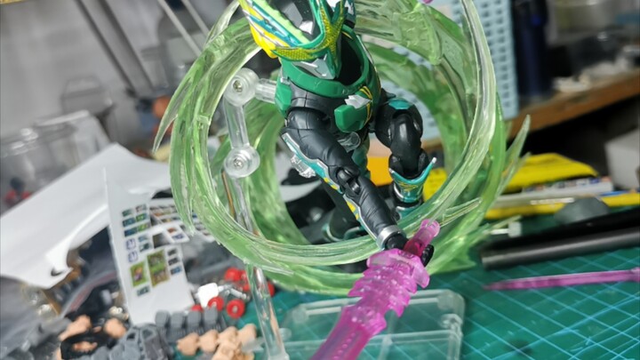 Lambda model shf Kamen Rider Sword ดาบตัดลม ภัยพิบัติทางธรรมชาติ ชุดการเคลื่อนไหวครั้งใหญ่