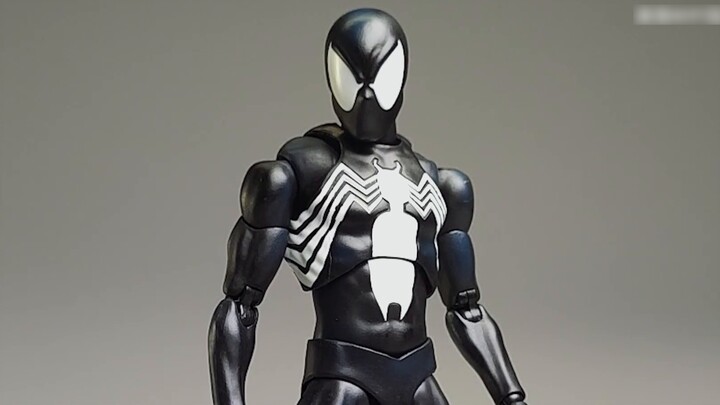 The dog doesn't take it off, so of course I choose to be considerate with the symbiote! Mafex Spider