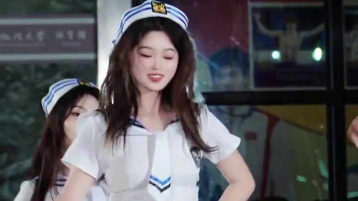 Our Law School Women's College midterm week is to dance to "Totally Crazy"! | Huazheng Cheerleading 