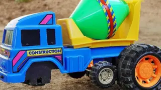 Candy fruit engineering vehicle: assemble and make concrete mixer truck children's toys