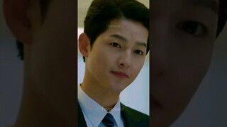 His smile looking at her 😍❤️||Vincenzo #songjoongki #jeonyeobin #vincenzo #kdrama #favpickedit