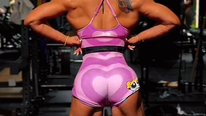 😱💪👆she is so strong girl in world