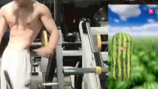 "Model pria setinggi 195cm dari Universitas Normal Shaanxi telah menjadi terkenal, dan tiga angka no