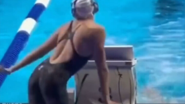 American swimmer dances to BLACKPINK before the competition, so cute!