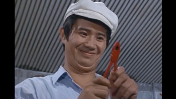 All are tributes! Top 10 funny moments of Ultraman taking the wrong transformation device!