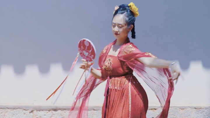 The sister you have never seen is the queen! ! ! The queen's ancient style vs the square's rustic st