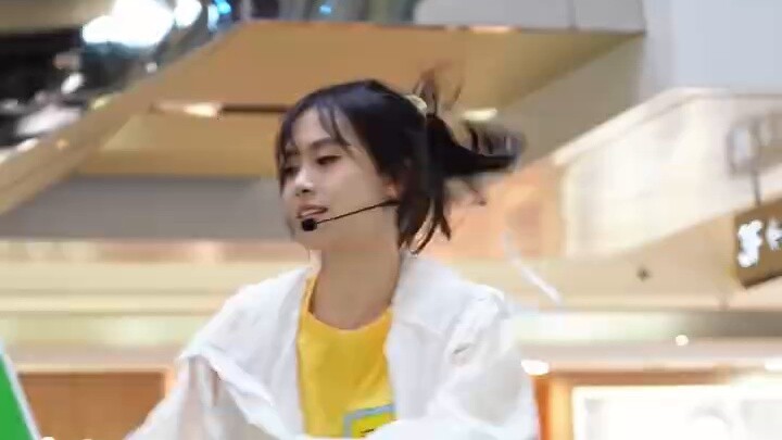 Do you know what jumping onto Bai Yueguang Ma Jiaqi means to eight-year-old fans?