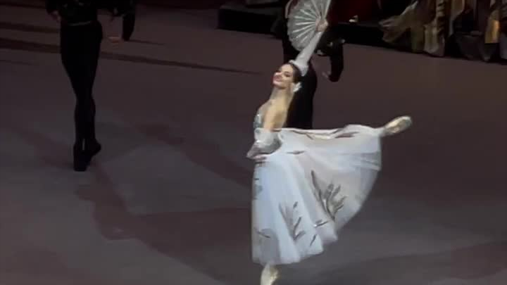 Nhà hát Bolshoi 05.28.22 Matinee Swan Lake Các biến thể của Công chúa Tây Ban Nha Eleonora Sevenard