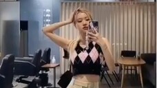 210818 roses_are_rosie