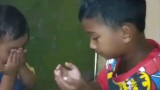 konten ini mengandung bawang yang banyak sekali..