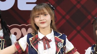 BNK48 Palmmy - Jabaja @ BNK48 13th "Iiwake Maybe" Roadshow Mini Concert [Fancam 4K 60p] 230430