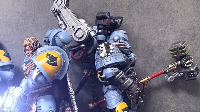 Darksource Warhammer Space Wolves นักบวชเหล็ก Jolin Fairhammer