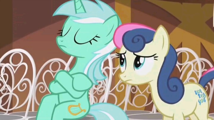 [My Little Pony] Lyra, satu-satunya kuda poni di My Little Pony yang bisa duduk dalam posisi duduk m