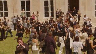 Fan Bingbing's famous scene at Paris Fashion Week: "Fan is my surname and Hong is my life"