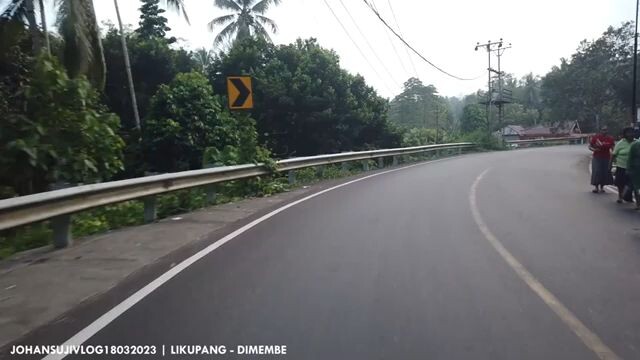 SUASANA JALAN PEDESAAN DARI LIKUPANG ke DIMEMBE