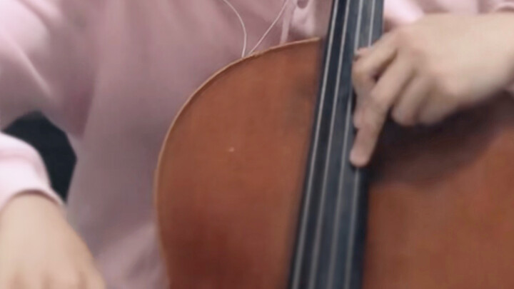 Cô gái cover "告白の夜" với đàn cello