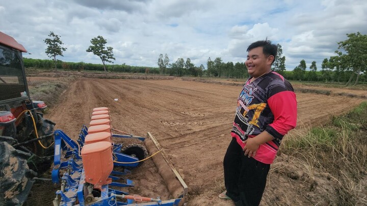 สัปเหร่อถอดอะไหล่ทิ้งข้างทางเลย