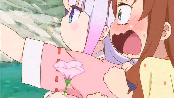 When it comes to flirting with girls, Kanna-chan still has a pretty good handle on it.