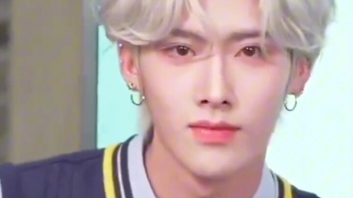ใบหน้านี้ไม่มีตำหนิใดๆ ยกเว้นเซลฟี่