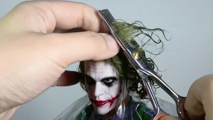 [Unboxing + Transformasi] Potong rambut Joker dengan hati-hati. Satu kali salah potong dan 1.000 yua