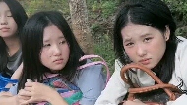Laotian rural girls come to China to find jobs