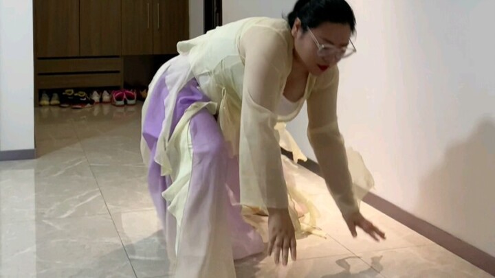 Tentang mematikannya cahaya bulan putih~ Sayang sekali, aku tidak punya gaun putih itu #tarian #tari
