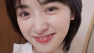 Shen Yue mặc đồng phục học sinh và trở lại trường cũ để chia sẻ những kỷ niệm trong khuôn viên trườn