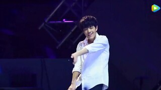 Xiao Zhan X玖少年团 Shanghai concert "get low" personal focus + host position: Mr. Zhan dances to pick u