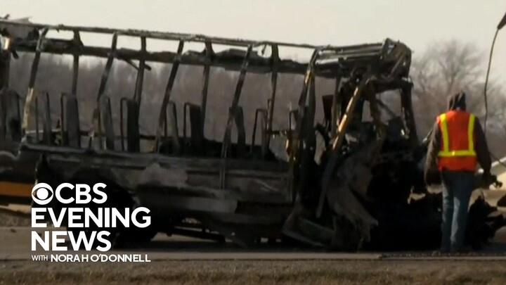 5 killed, including 3 students, in Illinois school bus crash