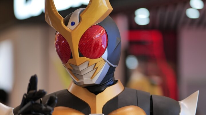 【Issue 2】 When Kamen Rider appears on campus!