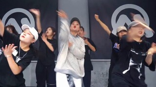 [This is Street Dance] Wang Yibo Swag และยกคิ้วขึ้น｜หล่อมาก! ใครจะไม่รักหวังอี้ป๋อได้ล่ะ~