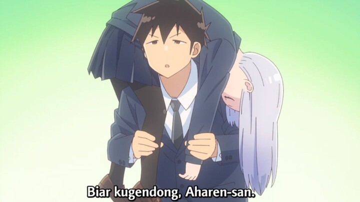 lucuu bgtt pacarnya lagi bobo malah digendong kek gini😭💔