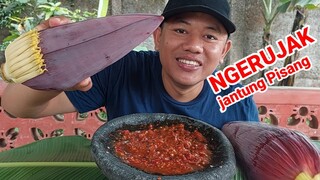 MAKAN JANTUNG PISANG MENTAH + RUJAK BUAH SEGAR + SAMBAL PEDAS NGERUJAK SALAK + KEDONGDONG