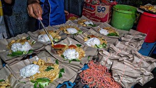 GOKIL PARAH?? CUMA JUALAN INDOMIE DIKASIH SAMBEL?? ANTRIAN MEMBLUDAK SAMPAI JALAN RAYA