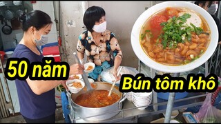 Ngon Ngất Ngây Tô Bún Riêu Tôm Khô "Núp Hẻm" Giá Rẻ Hơn 50 Năm Sài Gòn