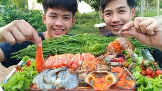 ตำสามสหาย แซลมอน กุ้งสด ปูไข่ดอง สุดเด็ดแซ่บสุดๆ.