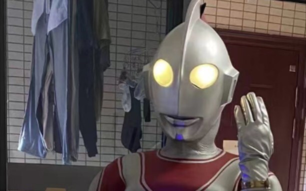 Teman Ultraman Jack buatan sendiri mencobanya!