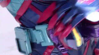 Empat versi dubbing berbeda dari Itu Bukan Dominasi, Ini Cinta!