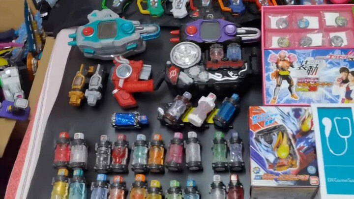 [The broke girl] Counting how many toys she has bought for Kamen Rider in the two years since she st