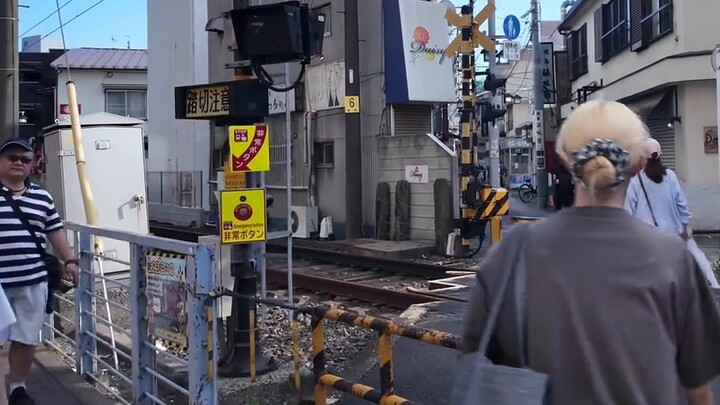 Saya menggunakan BGM Conan untuk perjalanan saya ke Jepang. Saya selalu merasa sesuatu akan terjadi 